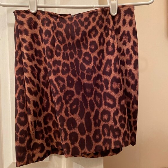 Hot Leopard Mini Skirt in Microsuede - Picture 3 of 11